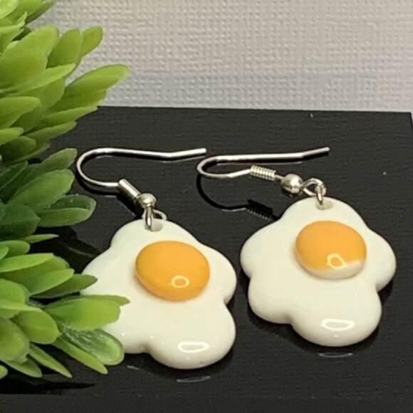 Egg Earring, Cooking Earring, Chef Earring, Funny Food Earring, Gift Idea - Picture 2 of 5